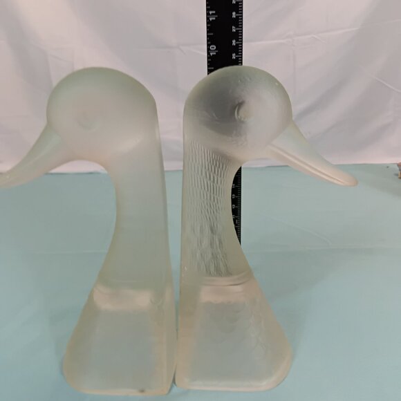 A3-1 DUCK BOOK ENDS FROSTED CARNIVAL GLASS 10" TALL GLASS - Picture 5 of 5